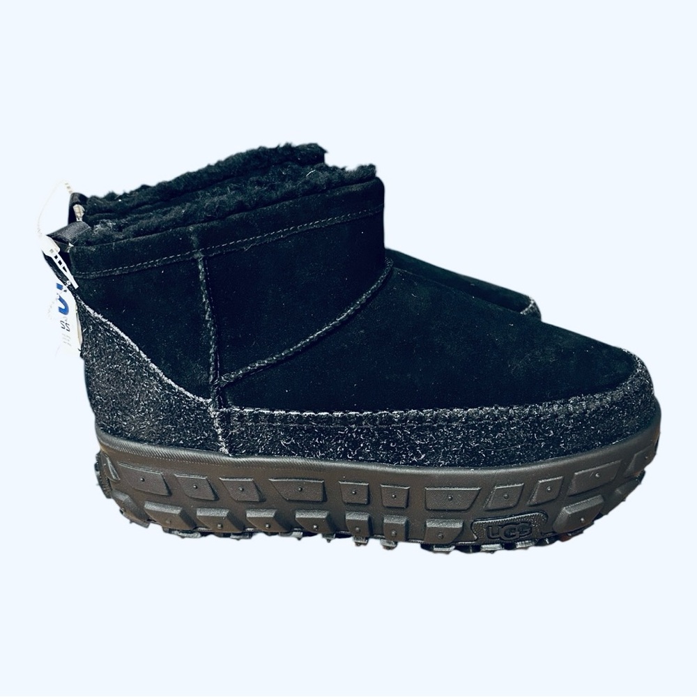NWOT UGG Venture Daze Ultra Mini Cozy boots Black W10 M11 - Picture 2 of 6
